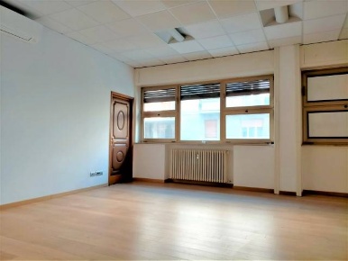 Foto Ufficio in borgo Salnitrara  4, Parma Centro Storico di 134 m²