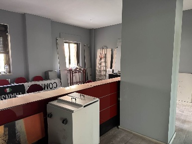 Foto Negozio in Viale dei Pini  5, Pieve Emanuele Centro di 41 m²