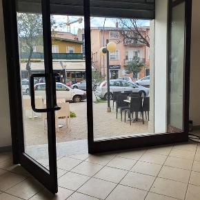 Foto Attività commerciale in Via Monsignior Virgilio snc, Tortolì Centro