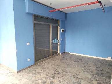Foto Negozio a Fermo Centro di 70 m² con 2 locali in affitto
