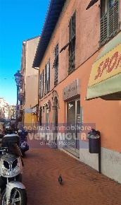 Foto Negozio in Via Aprosio, Ventimiglia Centro Città di 62 m² con 3 locali