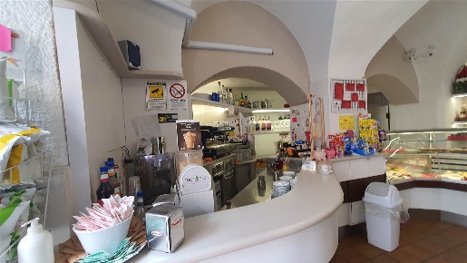 Foto Negozio in Via mazzini 101, Foligno Centro Storico di 61 m² in affitto