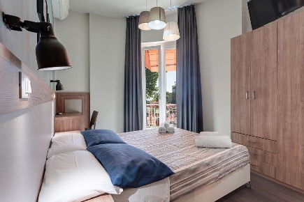 Foto Hotel a Rimini di 1000 m² con 35 locali in vendita