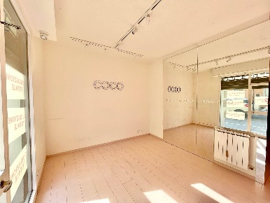 Foto Negozio a Bagnolo Mella Centro di 41 m² con 2 locali in affitto