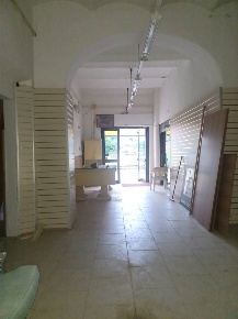 Foto Locale commerciale a Livorno Collinaia - Monterotondo di 200 m²
