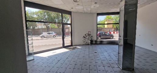 Foto Negozio a Forlì San Benedetto di 100 m² con 2 locali in affitto