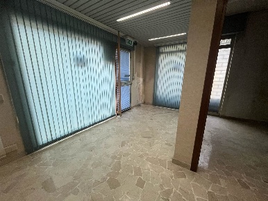 Foto Negozio a Modena Crocetta di 60 m² con 5 locali in vendita