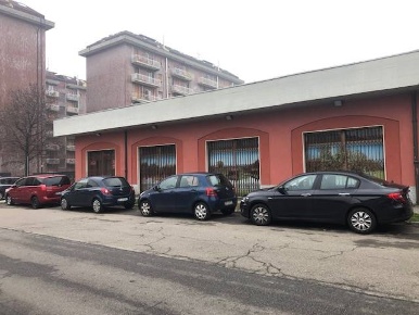 Foto Negozio in via Monviso 72, Garbagnate Milanese Centro di 700 m²