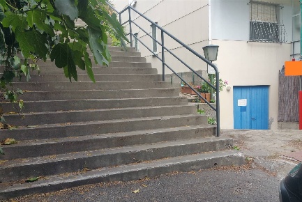 Foto Magazzino a Savona Villapiana, La Rusca, Via Mignone di 152 m²