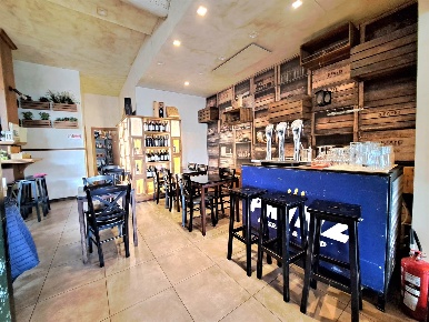 Foto Attività commerciale in Viale Redi, Firenze di 130 m² con 3 locali