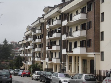 Foto Negozio a Avellino Picarelli, Rione Ferrovia, Archi di 84 m²