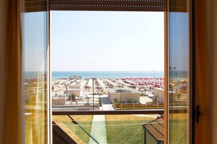Foto Hotel a Rimini di 600 m² in vendita