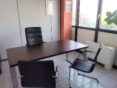 Foto Ufficio a Prato Centro Storico - San Francesco di 110 m² con 3 locali
