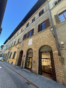 Foto Ufficio a Firenze Santo Spirito di 411 m² con 6 locali in vendita