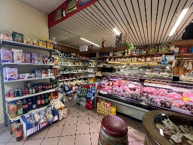Foto Attività commerciale a Rosolina Centro di 175 m² con 2 locali