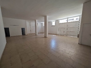 Foto Magazzino a Marcianise di 170 m² con 1 locali in affitto