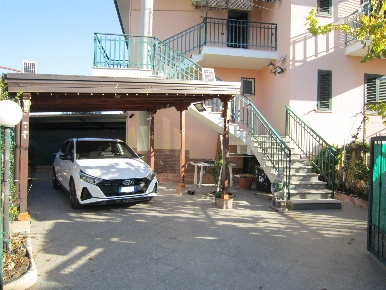 Foto Appartamento in VIA STOCCARDA 37, Crosia Mirto di 140 m² con 6 locali