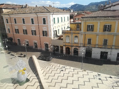 Foto Ufficio in Piazza Europa, Terni Centro Storico di 145 m² con 5 locali