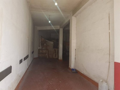 Foto Magazzino in via D. Maiorana, Gravina di Catania Centro di 36 m²