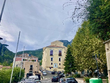Foto Negozio in Via Generale Luigi Parisi, Cava de' Tirreni Centro di 20 m²