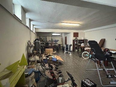 Foto Attività commerciale in via Pomigliano, Sant'Anastasia di 140 m²
