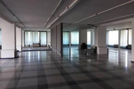 Foto Negozio in Via Dalmine, Curno di 622 m² in vendita