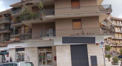 Foto Negozio a Giarre Centro di 680 m² con 1 locali in vendita