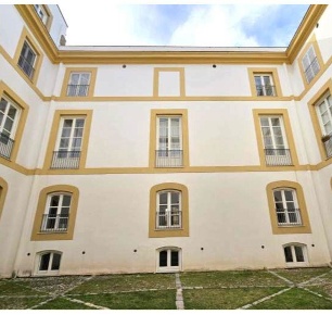 Foto Ufficio in Via Alloro  36, Palermo Kalsa di 319 m² con 9 locali