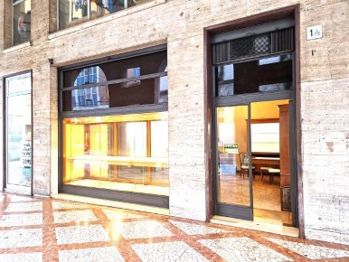 Foto Negozio in strada Mazzini 1/E, Parma Centro Storico di 53 m²