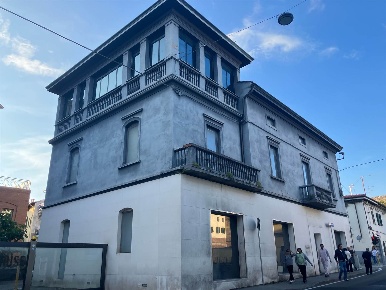 Foto Negozio a Prato Soccorso di 572 m² con 13 locali in vendita