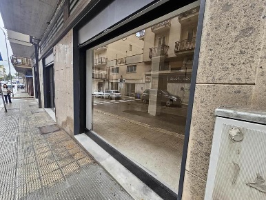 Foto Locale commerciale a Altamura di 140 m² con 3 locali in affitto