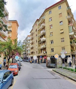Foto Negozio in Via Pietro del Pezzo 34, Salerno Torrione di 300 m²