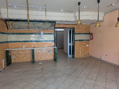 Foto Negozio in Via Primo Maggio 466, Soliera Centro di 66 m² con 2 locali