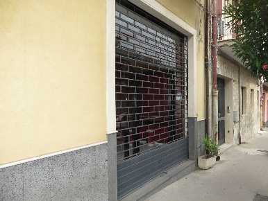 Foto Negozio a Pedara Centro di 50 m² con 1 locali in affitto