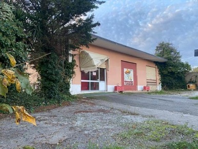 Foto Locale commerciale in Via di Santo Spirito, Caltanissetta Centro