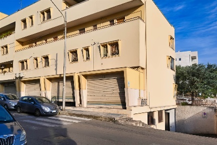 Foto Negozio in Via Della Conciliazione 151, Putignano di 118 m² in vendita