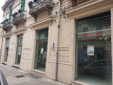 Foto Negozio in Via Pozzo Leone, Messina Centro Storico di 370 m²