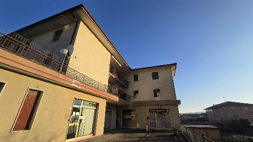 Foto Negozio in via Roma  23, Mongrando Ceresane Curanuova di 80 m²