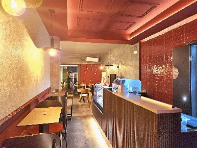 Foto Negozio in Via Amato 49, Nocera Inferiore di 72 m² con 2 locali