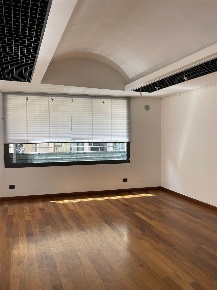 Foto Attività commerciale a Padova Piazze - Duomo di 63 m² in vendita