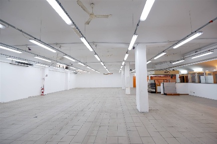 Foto Locale commerciale in Viale Gramsci, San Giovanni Valdarno di 924 m²