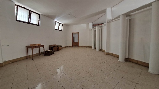 Foto Laboratorio a Altamura di 197 m² con 3 locali in vendita