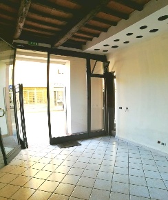 Foto Locale commerciale a Firenze Gavinana di 150 m² con 2 locali