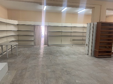 Foto Attività commerciale a Carinola Centro di 235 m² con 4 locali