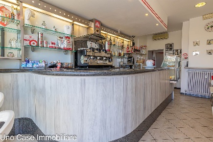 Foto Attività commerciale a Ivrea di 45 m² con 1 locali in vendita