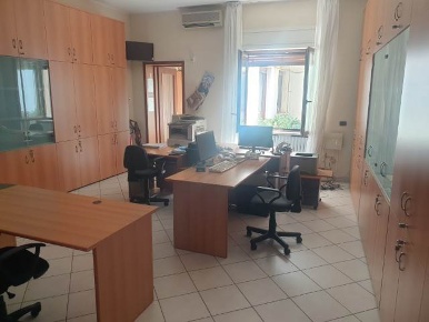 Foto Ufficio a Castel San Giovanni Centro di 130 m² con 4 locali in affitto