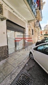 Foto Negozio in VIA RUGGERONE DA PALERMO 76, Palermo Noce di 65 m²