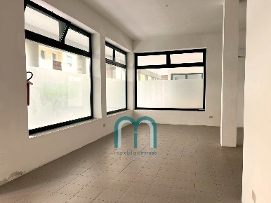 Foto Attività commerciale in VIA VENETO 23, Martellago Centro di 65 m²