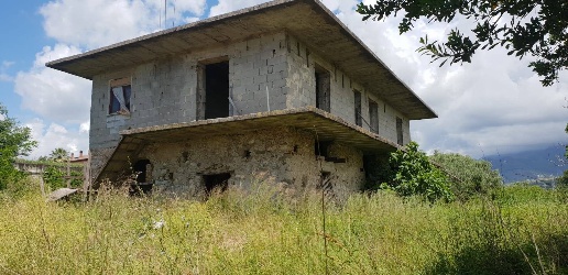 Foto Cessione attività a Montecorvino Rovella Centro di 200 m² con 5 locali