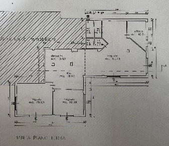 Foto Negozio a Vinci di 170 m² con 3 locali in affitto